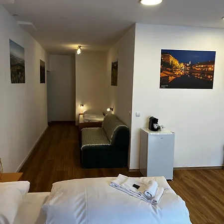 Rohrbacher Herz Konukevi 3*